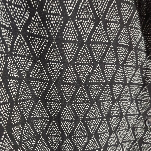 H&M Short-sleeved Triangle Pattern Blouse 8 - Picture 4 of 5